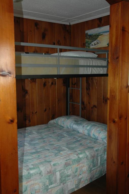 Channel Waterfront Cottages Weirs Beach Rum bild