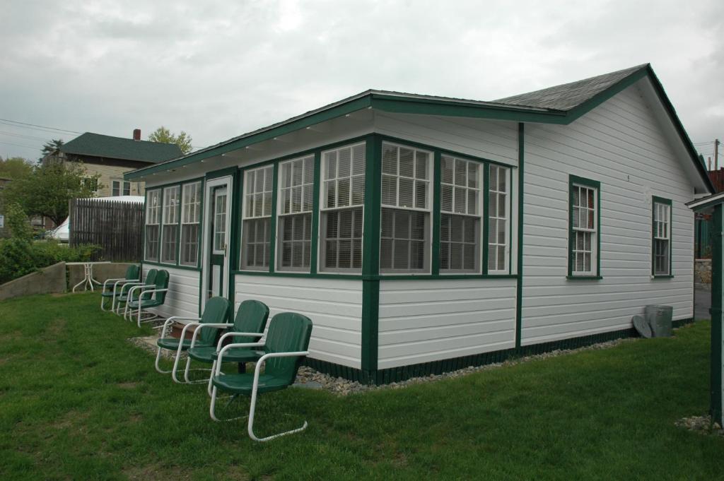 Channel Waterfront Cottages Weirs Beach Rum bild
