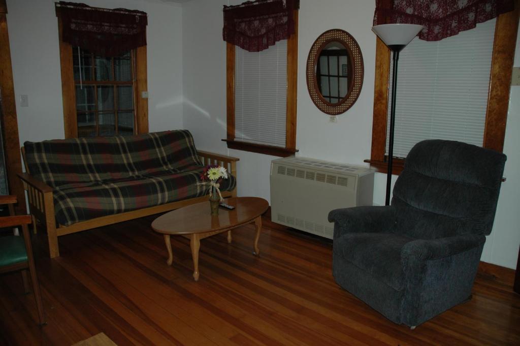 Channel Waterfront Cottages Weirs Beach Rum bild