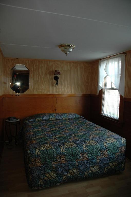 Channel Waterfront Cottages Weirs Beach Rum bild