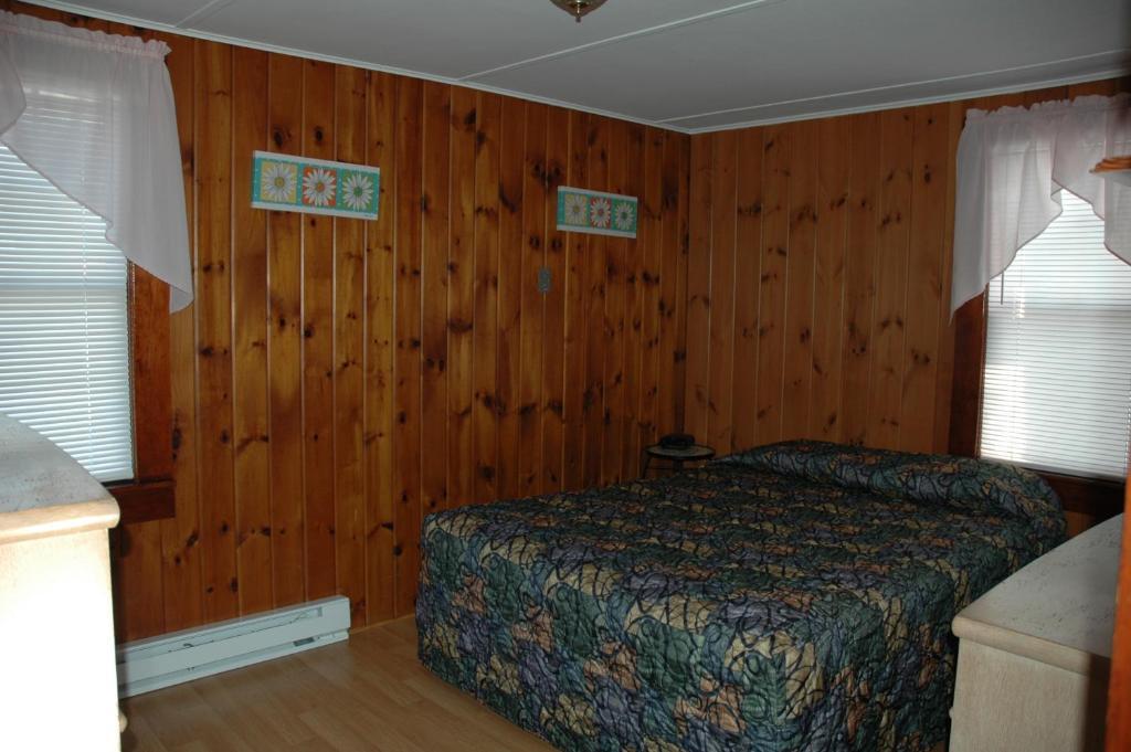 Channel Waterfront Cottages Weirs Beach Rum bild