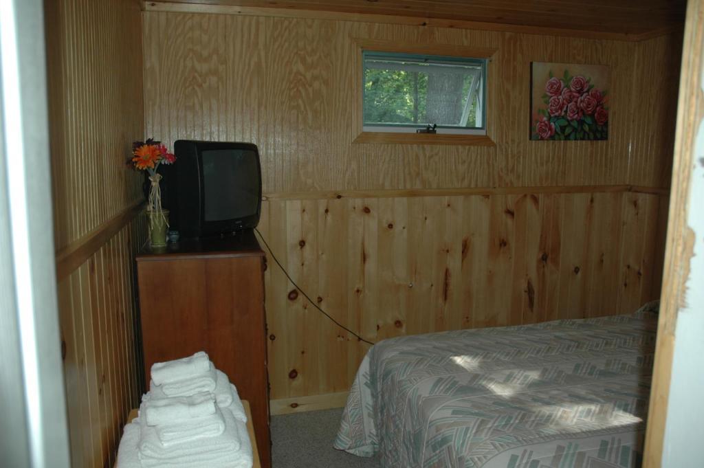 Channel Waterfront Cottages Weirs Beach Rum bild