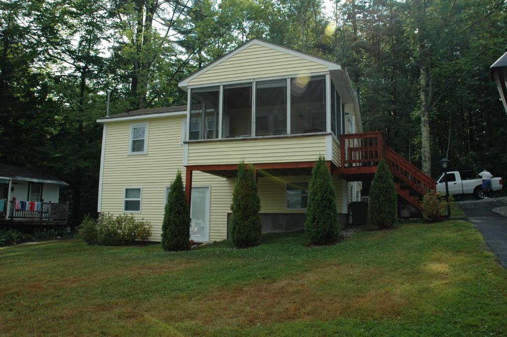 Channel Waterfront Cottages Weirs Beach Rum bild