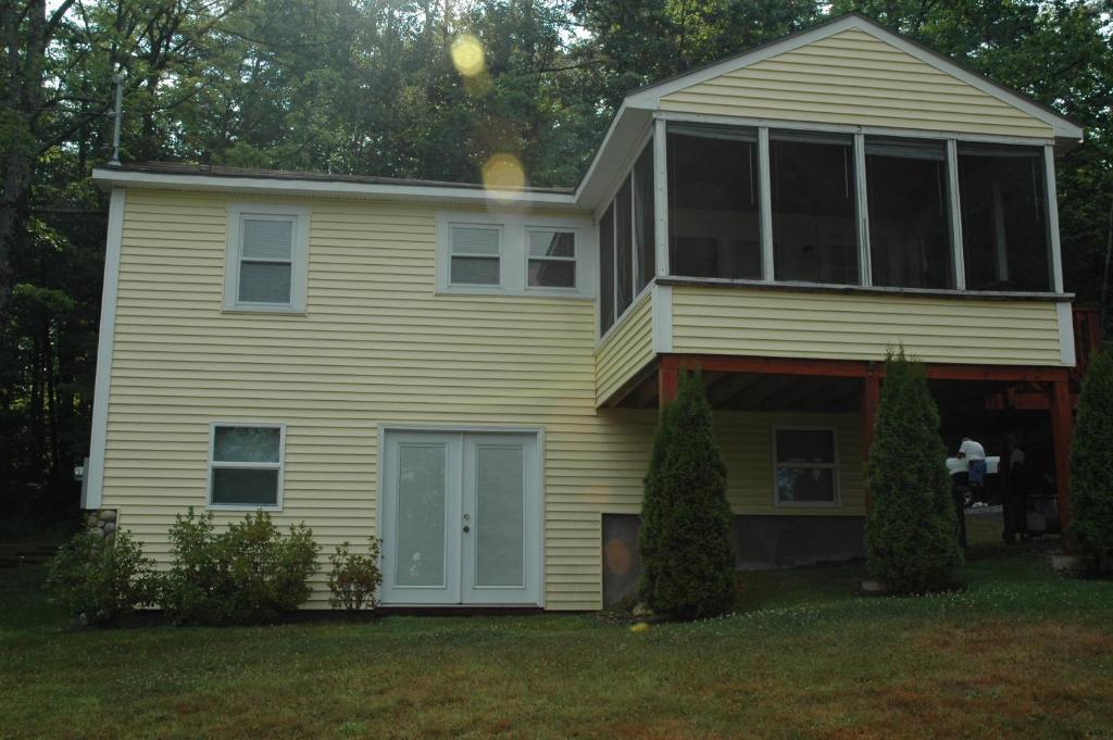 Channel Waterfront Cottages Weirs Beach Rum bild